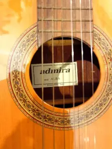 قیمت گیتار آدمیرا آلبا 1/2